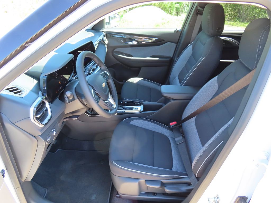 New 2026 Chevrolet TrailBlazer LT w/ LT Cold Weather Package AWD/4WD image 18