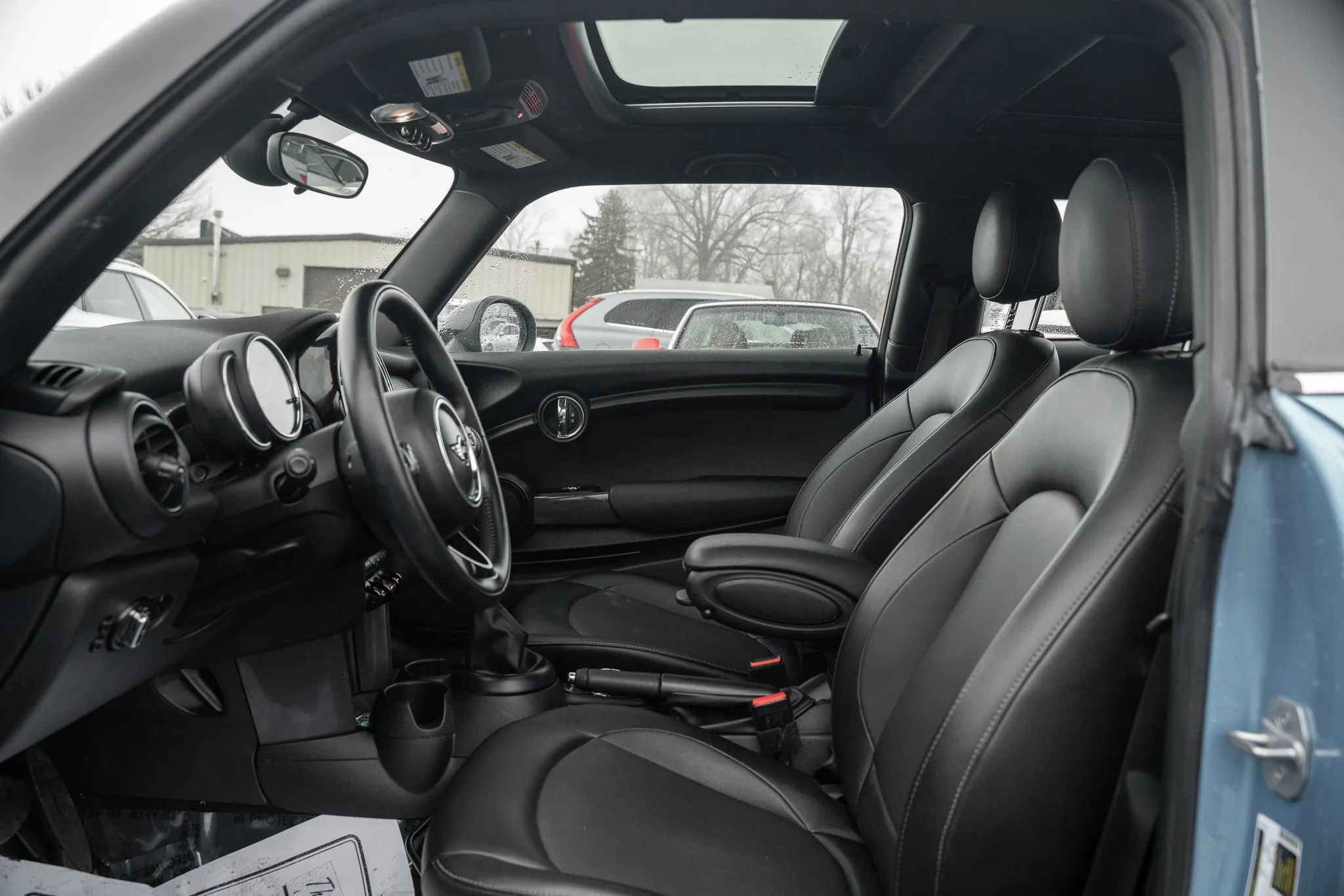 Used 2019 MINI Cooper 2-Door Hardtop image 7