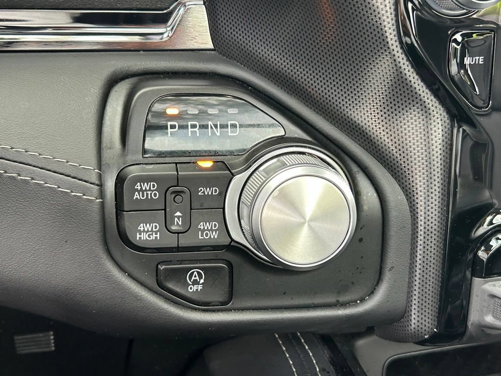 Used 2024 RAM 1500 Limited AWD/4WD image 32