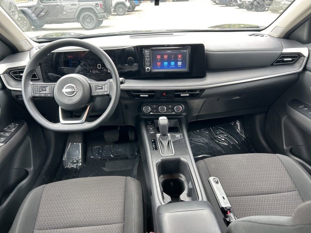 Used 2025 Nissan Kicks S image 30