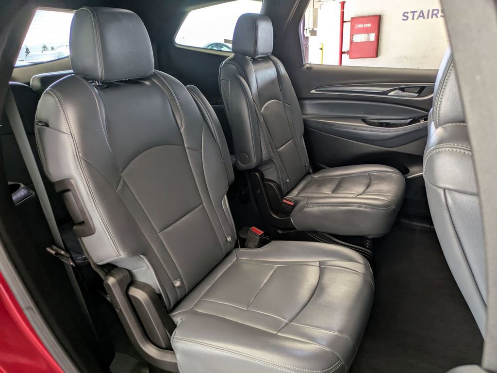 Used 2024 Buick Enclave Premium image 27