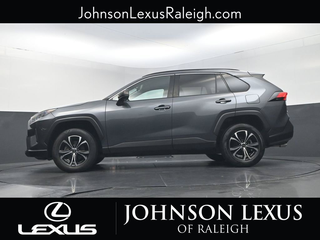 Used 2021 Toyota RAV4 LE FWD image 21