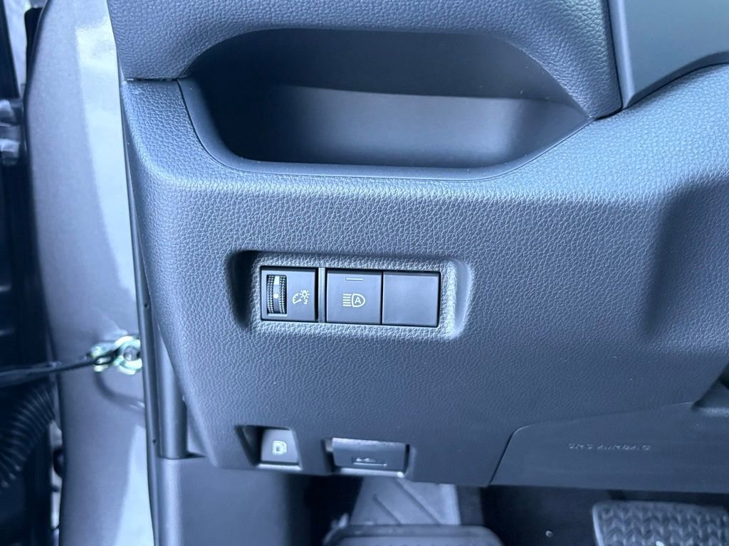 Used 2025 Toyota RAV4 XLE image 24