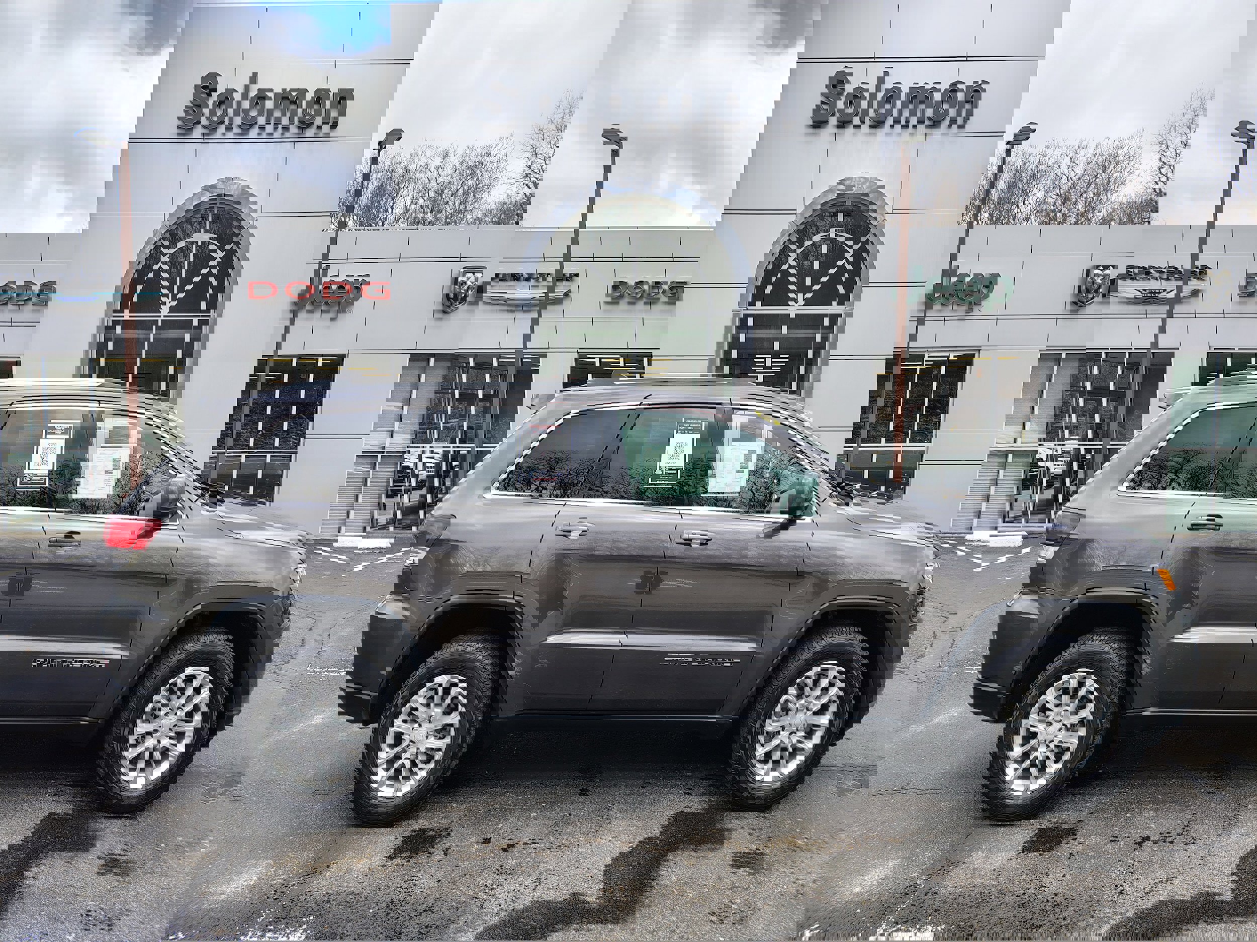 Certified 2021 Jeep Grand Cherokee Laredo