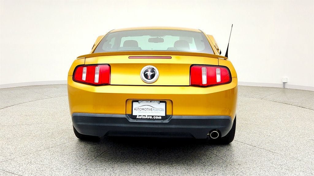 Used 2010 Ford Mustang Coupe RWD image 6