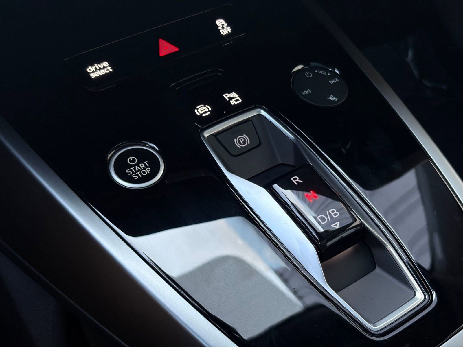 New 2026 Audi Q4 e-tron Premium image 16