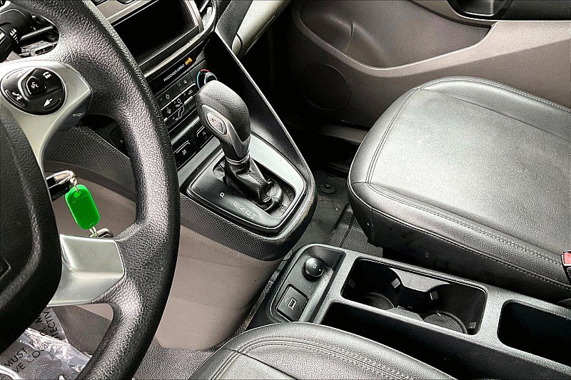 Used 2022 Ford Transit Connect XL image 11