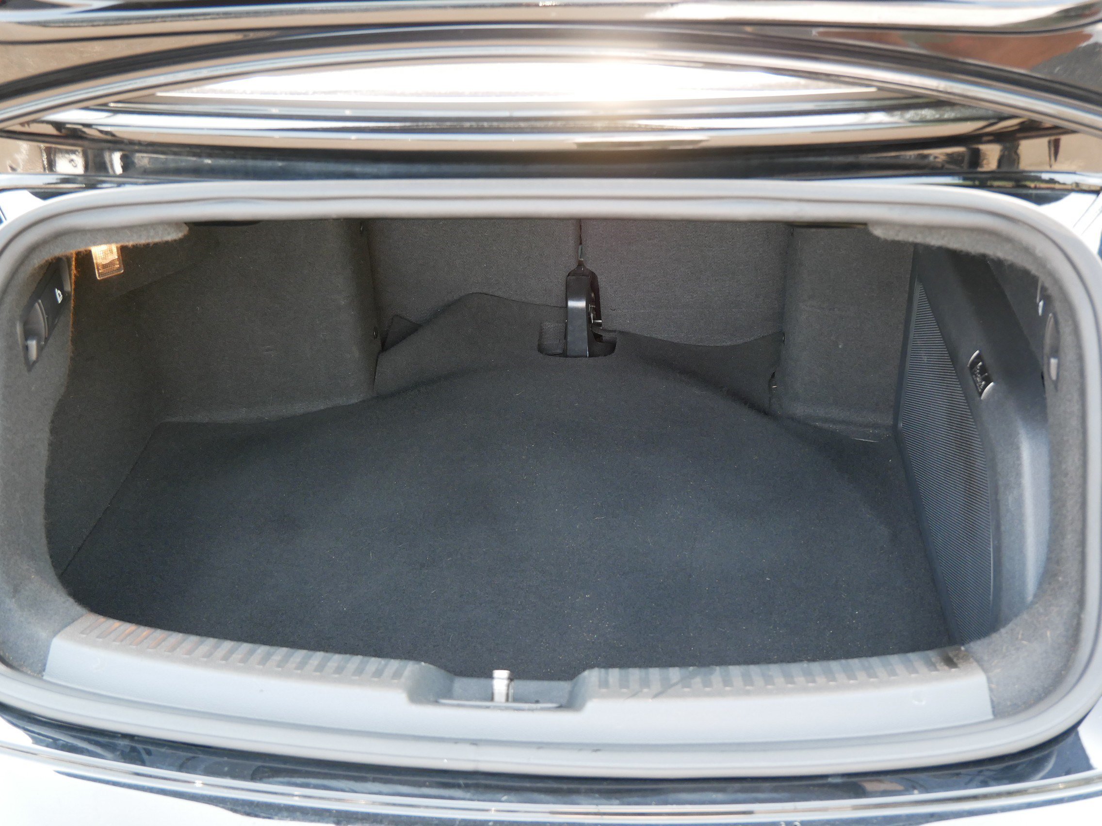 Used 2013 Volkswagen Beetle TDI FWD image 18