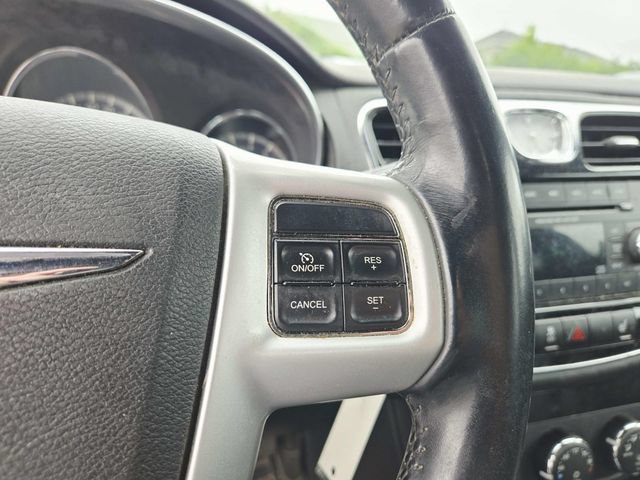 Used 2013 Chrysler 200 Limited FWD image 11