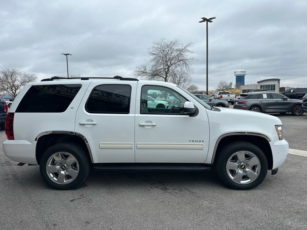 Used 2010 Chevrolet Tahoe LT AWD/4WD image 8