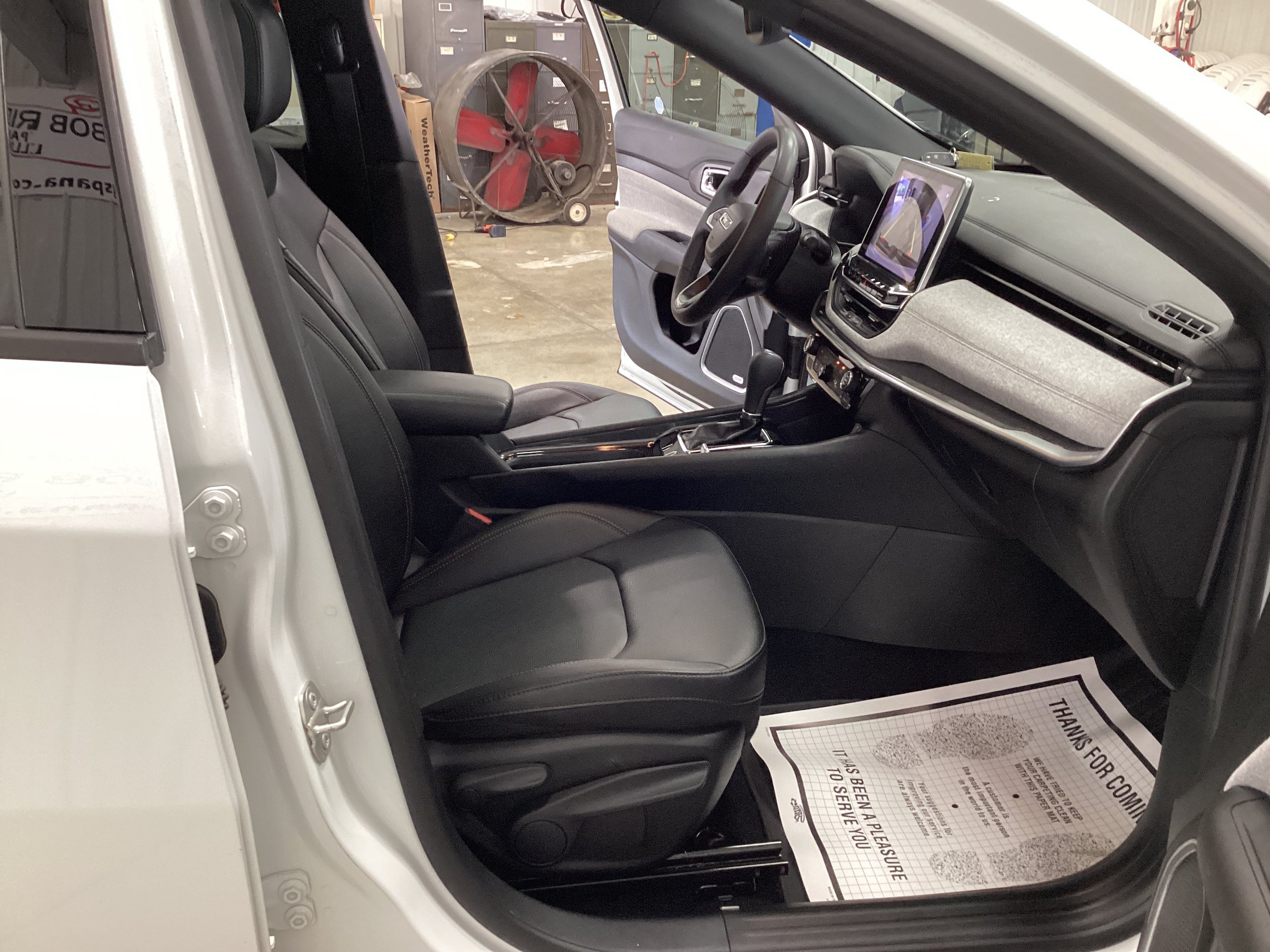 Used 2024 Jeep Compass Latitude w/ Sun and Sound Group AWD/4WD image 33