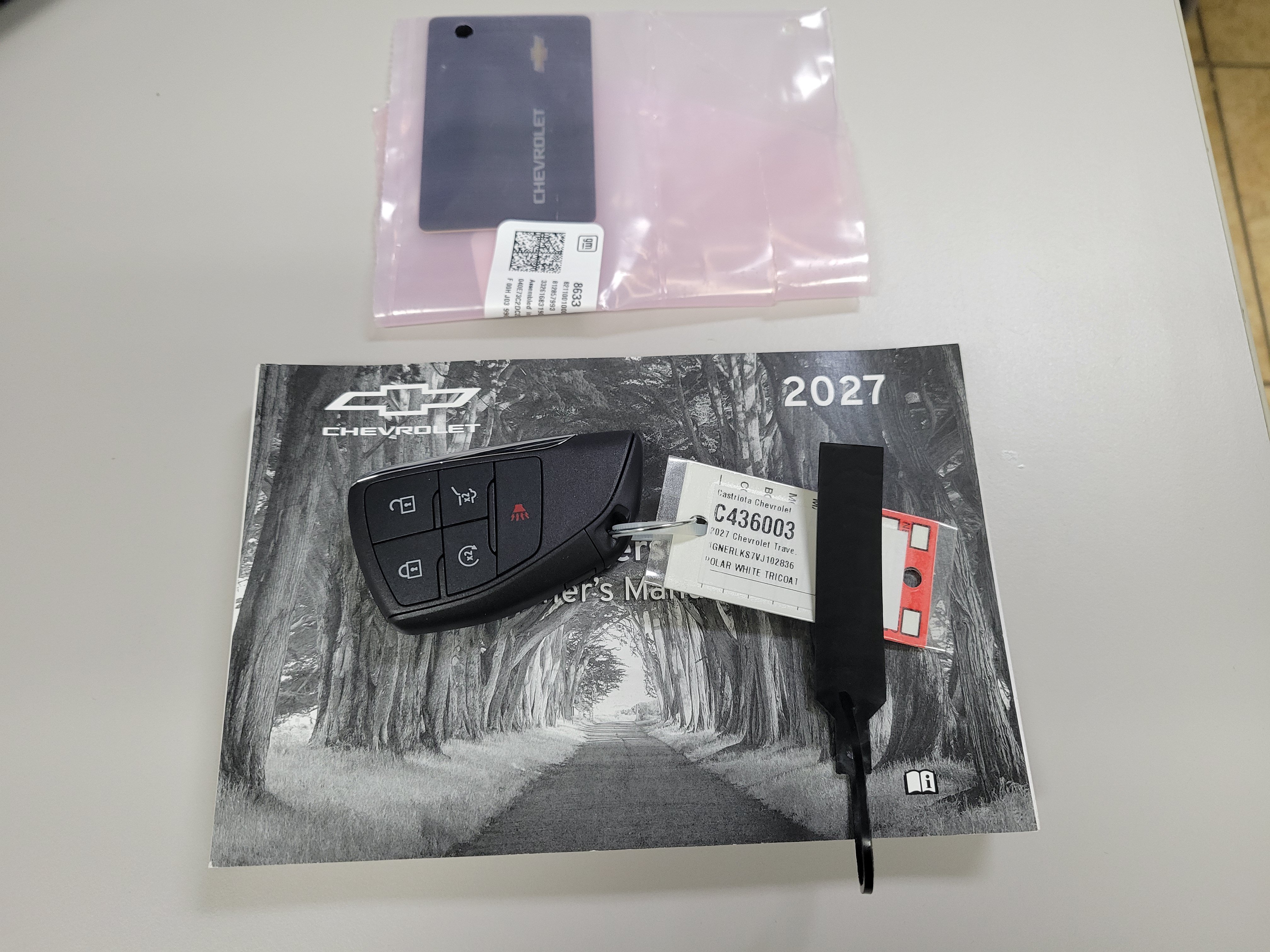 New 2027 Chevrolet Traverse RS w/ LPO, Floor Liner Package FWD image 46