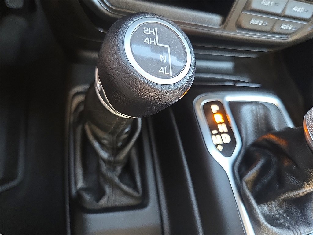 Used 2022 Jeep Gladiator Willys image 16