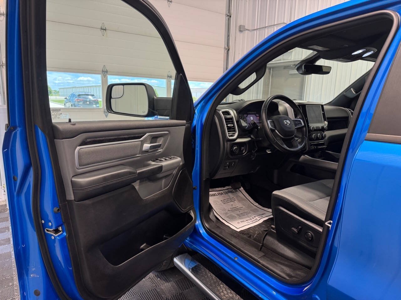 Used 2022 RAM 1500 Big Horn AWD/4WD image 6