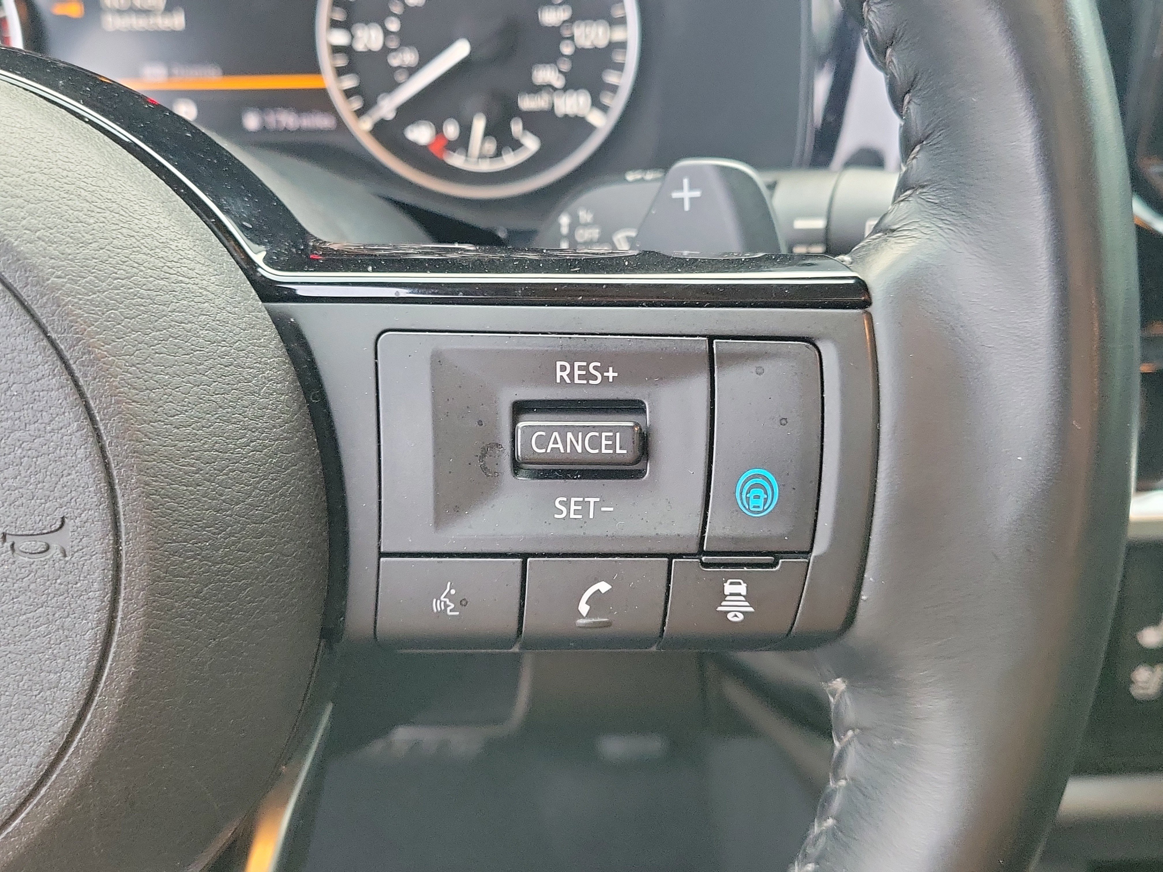 Used 2022 Nissan Pathfinder Platinum image 29