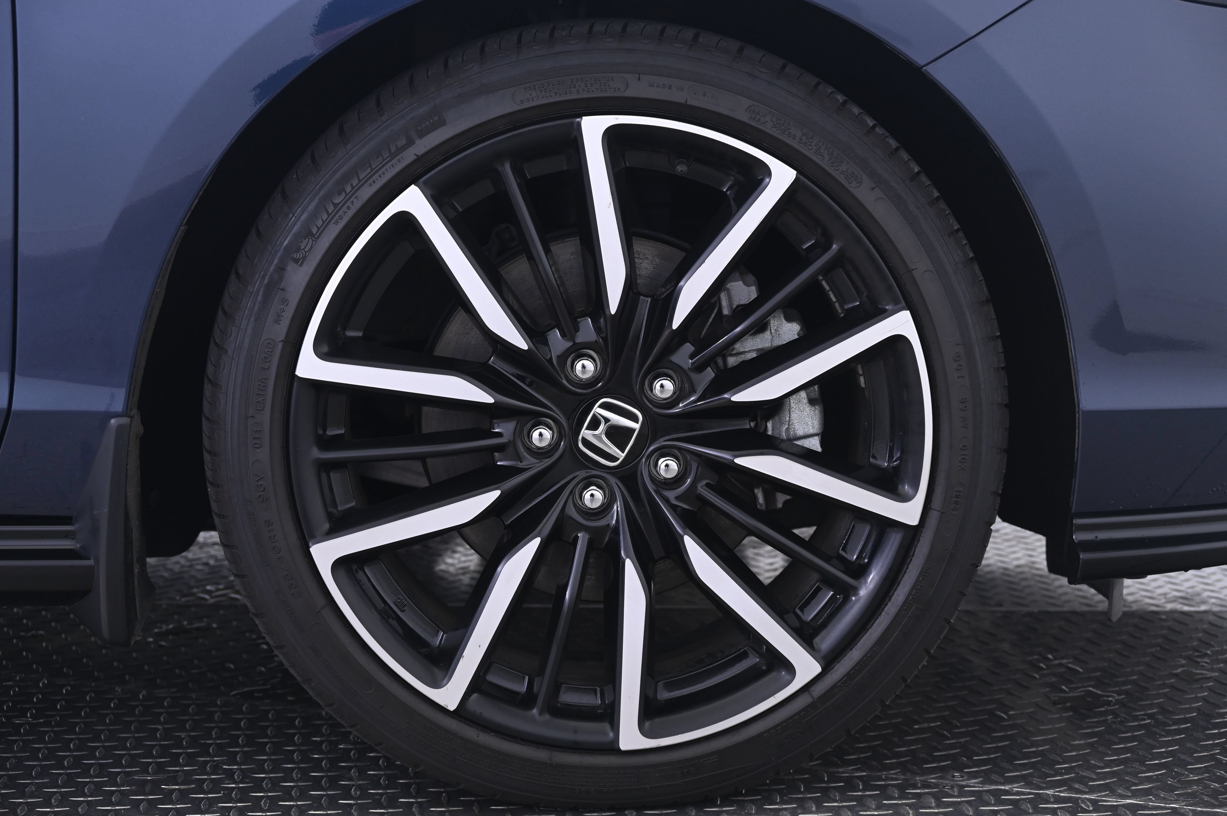 Used 2023 Honda Accord Touring image 14