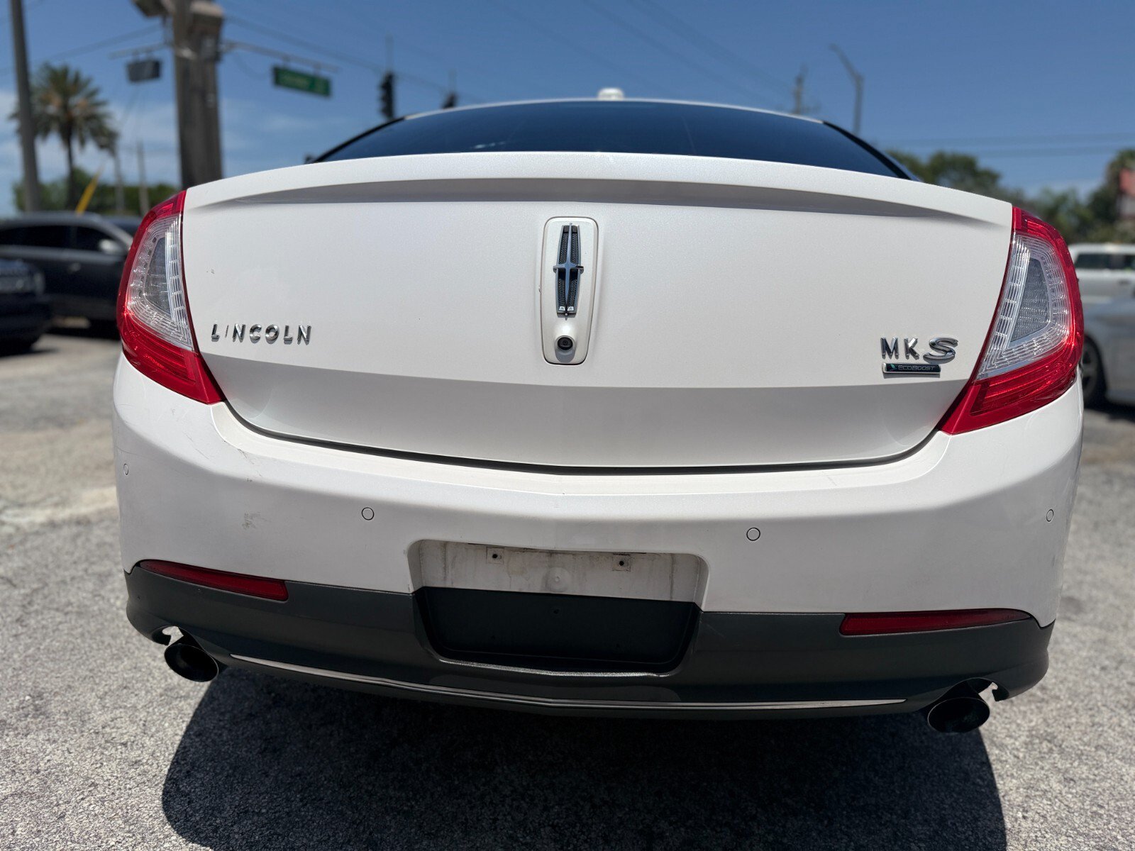 Used 2013 Lincoln MKS AWD image 4