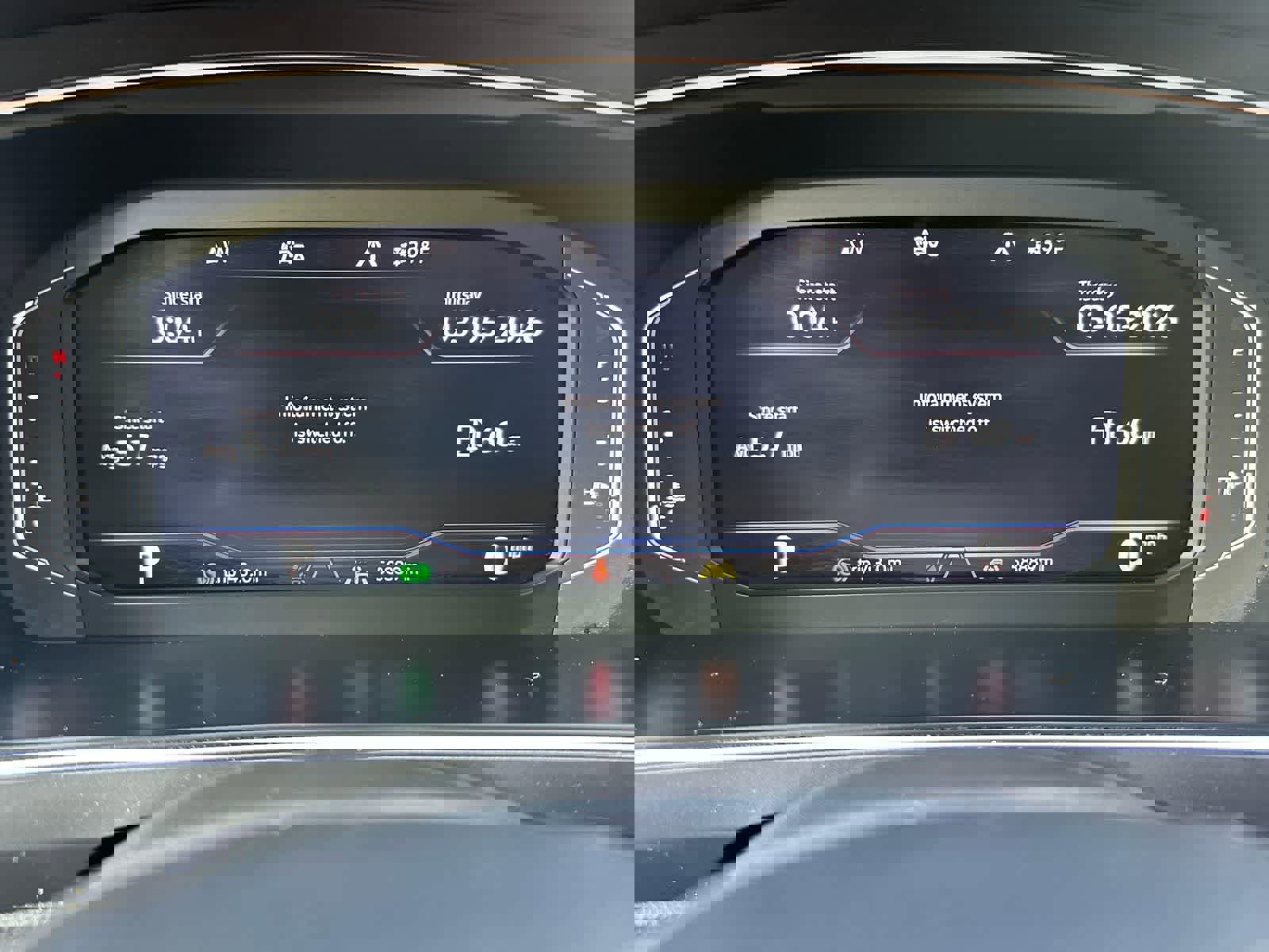 Used 2020 Volkswagen Tiguan SEL Premium R-Line w/ 3rd Row Seat Package image 17