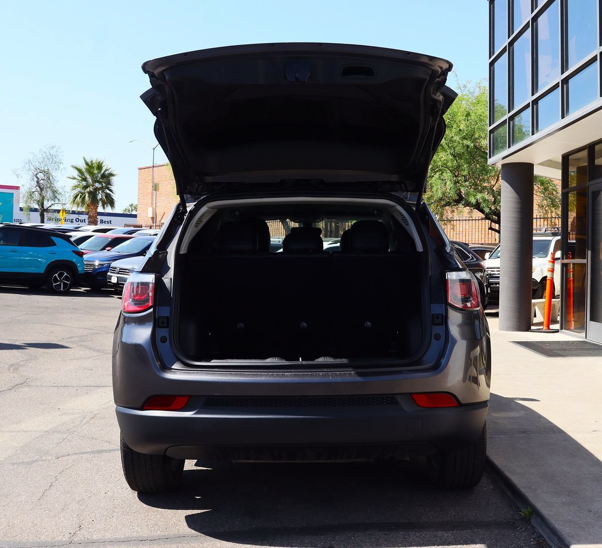 Used 2019 Jeep Compass Latitude FWD image 22
