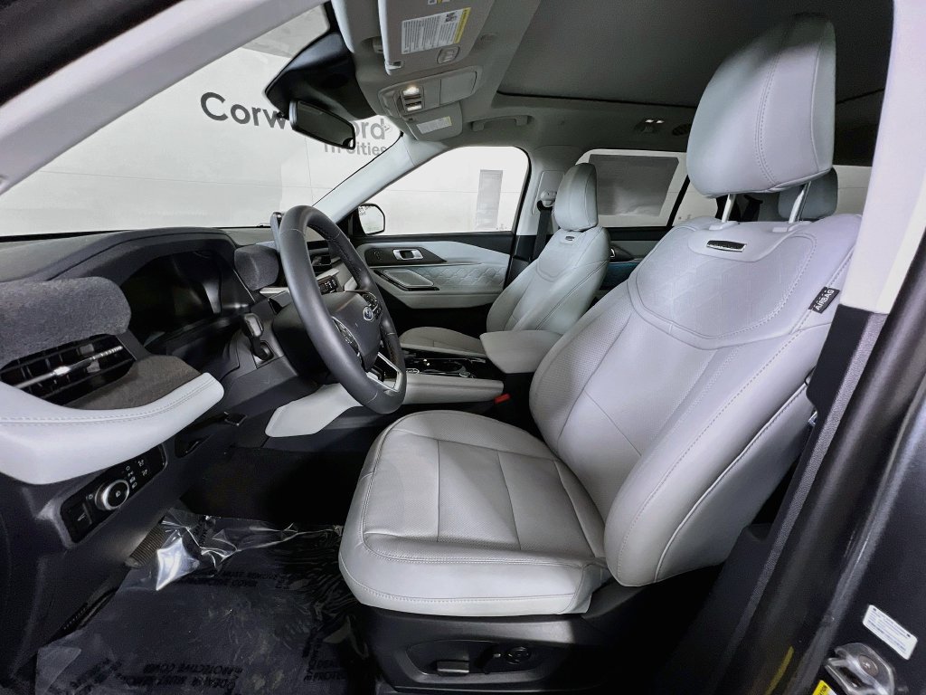 New 2026 Ford Explorer Platinum w/ LUX Leather Package AWD/4WD image 26