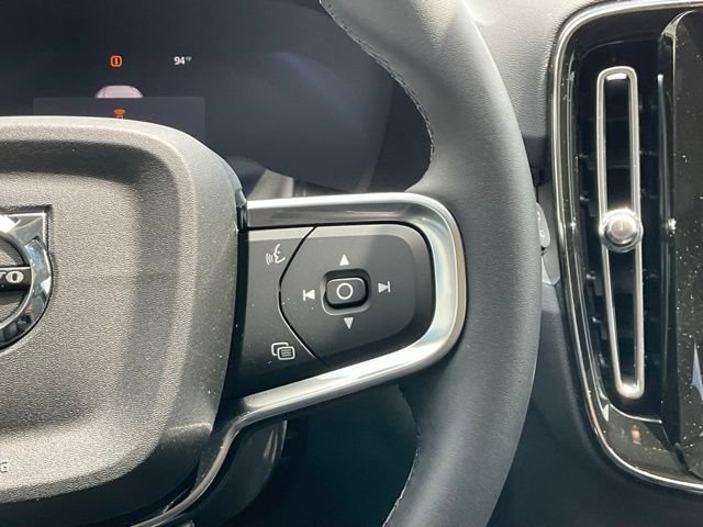 New 2026 Volvo XC40 B4 Core w/ Climate Package FWD image 16