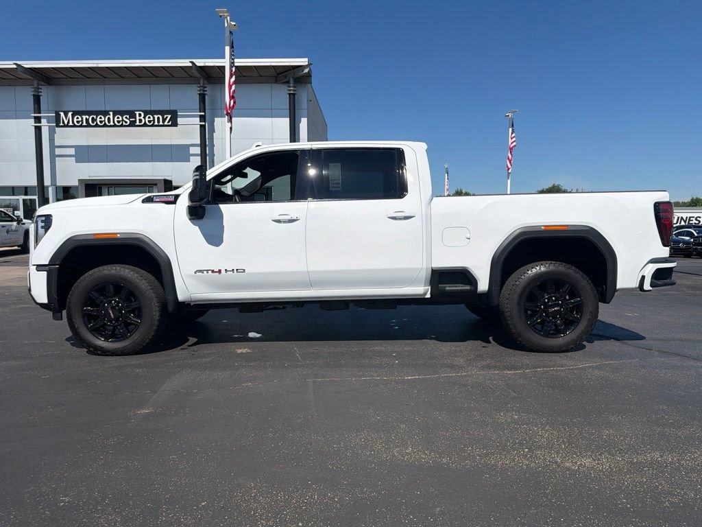 Used 2025 GMC Sierra 2500 AT4 AWD/4WD image 9