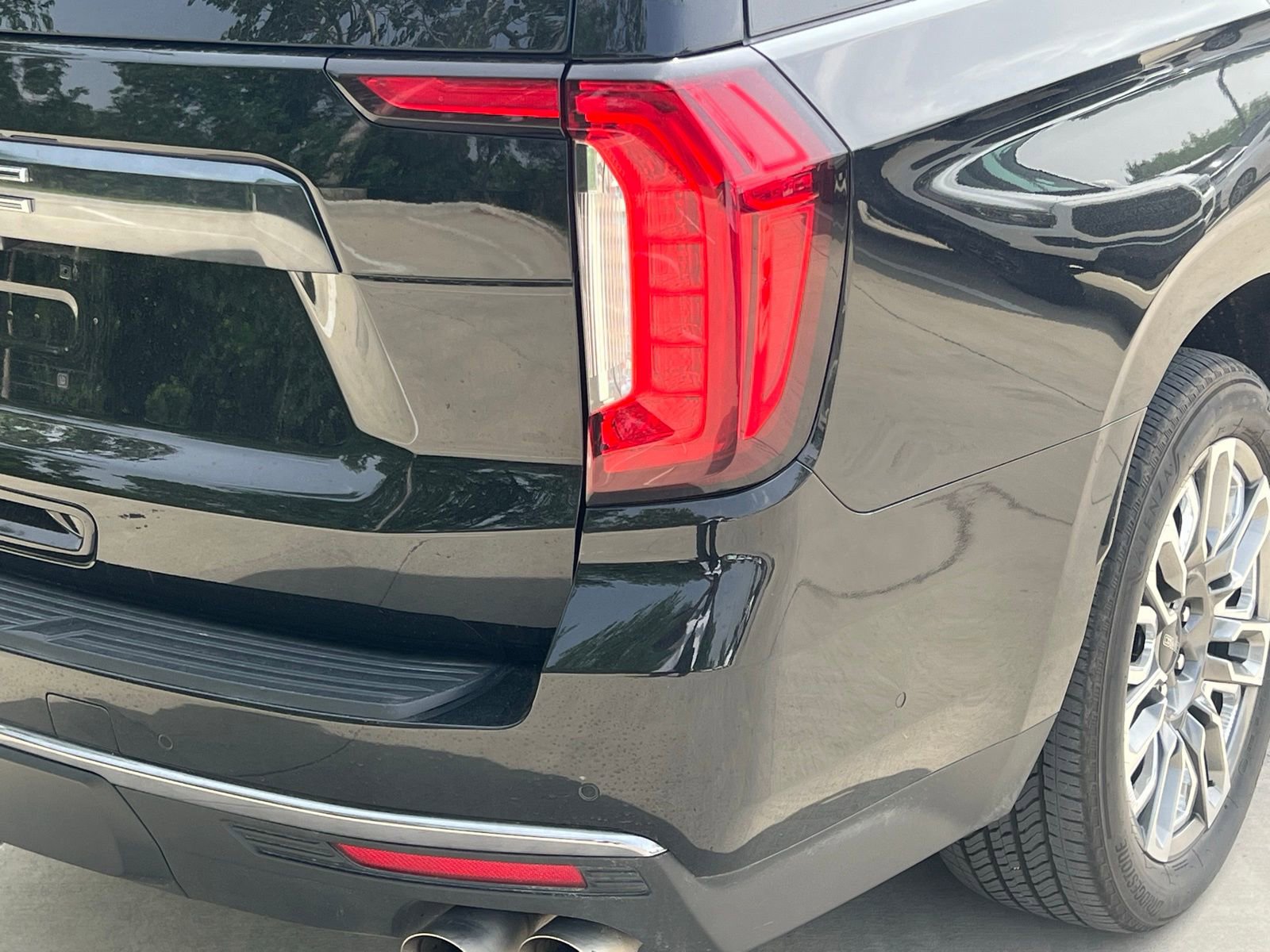 Used 2023 GMC Yukon Denali Ultimate AWD/4WD image 14