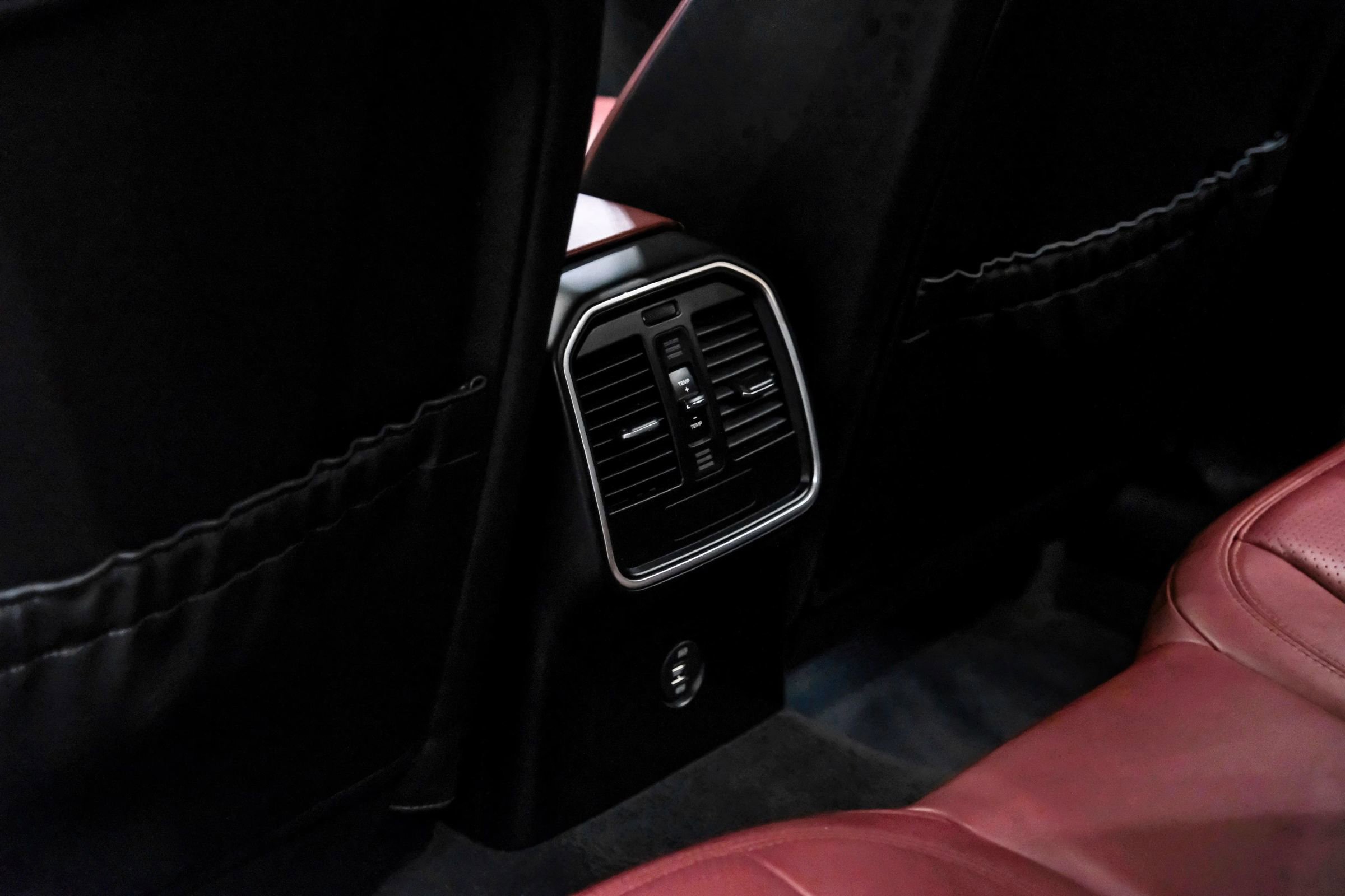 Used 2017 Porsche Macan S image 40