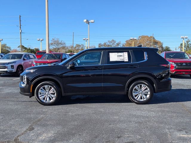 New 2025 Mitsubishi Outlander ES image 9