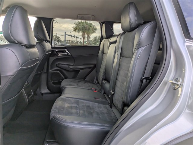 Used 2024 Mitsubishi Outlander SE image 15