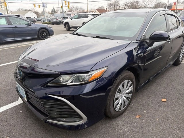 Used 2021 Toyota Camry LE image 1