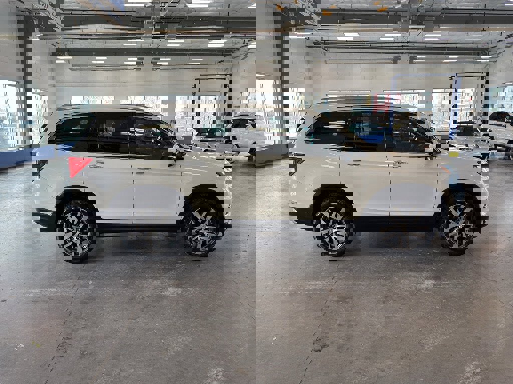 Used 2017 Honda Pilot Touring image 6