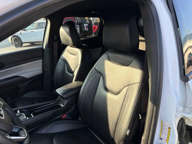 Used 2025 Jeep Compass Limited AWD/4WD image 26