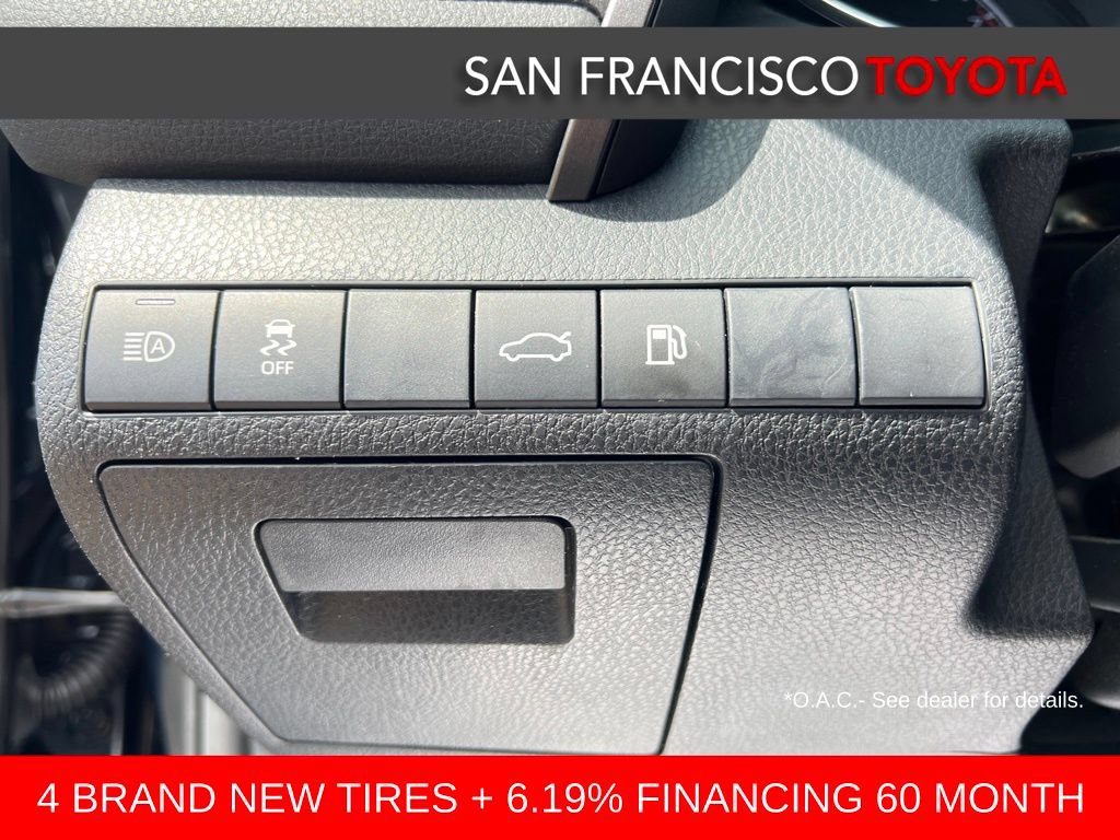 Certified 2018 Toyota Camry XLE w/ Audio Package FWD image 31