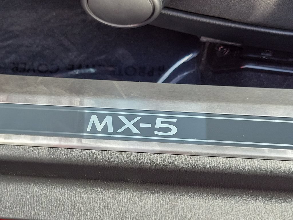 New 2026 MAZDA MX-5 Miata Club w/ Interior Package RWD image 17
