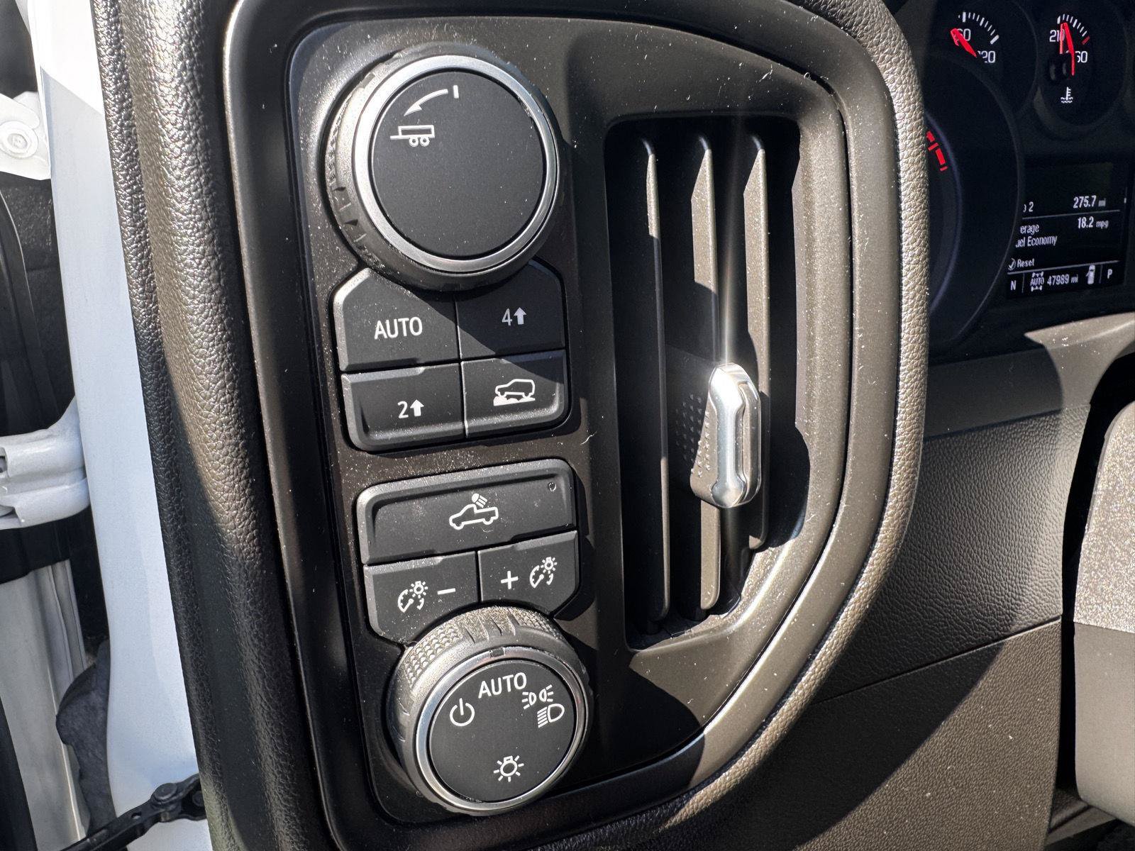 Used 2022 Chevrolet Silverado 1500 Custom AWD/4WD image 18