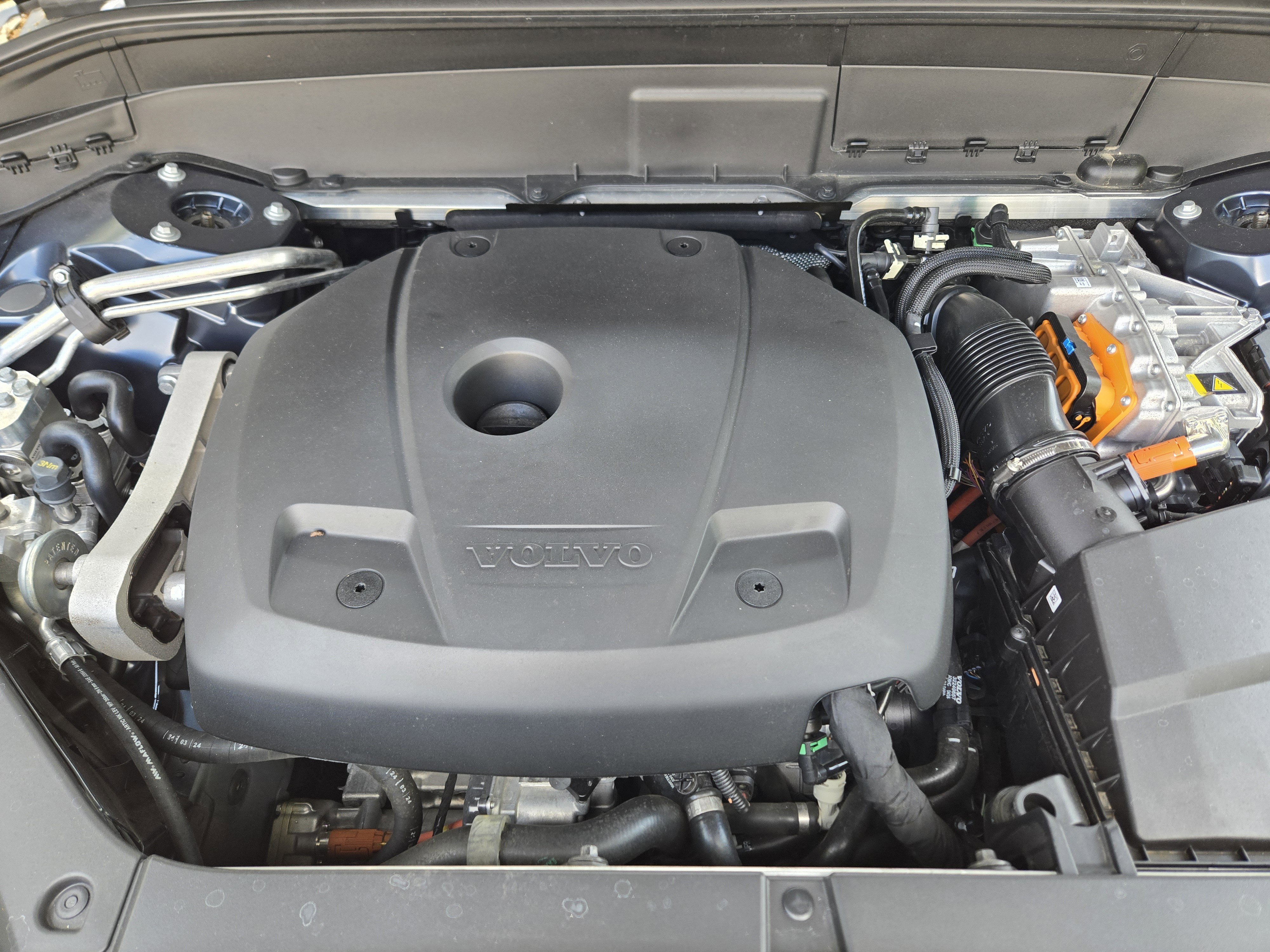 Certified 2025 Volvo XC90 T8 Plus w/ Protection Package Premier image 34