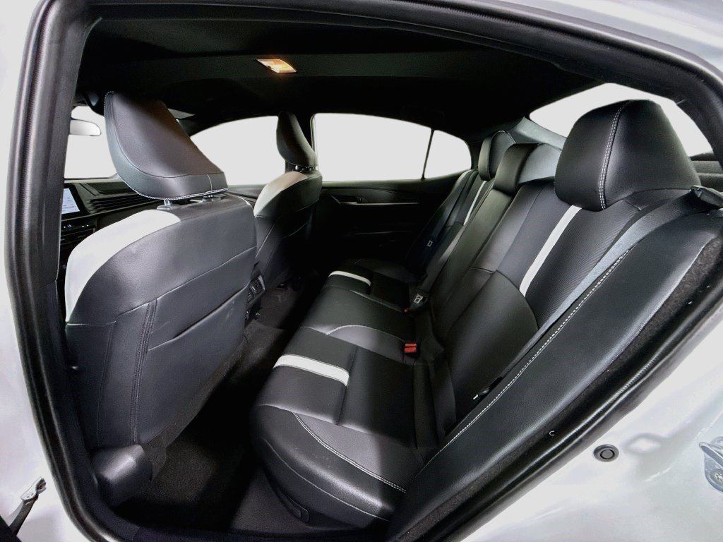Used 2025 Toyota Camry SE FWD image 24