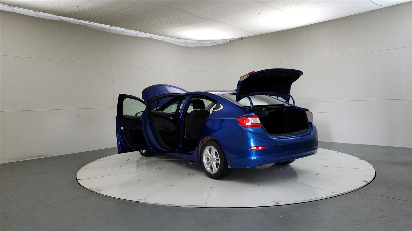 Used 2017 Chevrolet Cruze LT FWD image 11