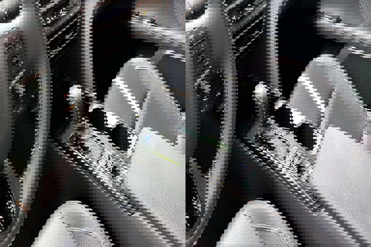 Used 2025 Toyota Camry SE w/ Convenience Package image 16