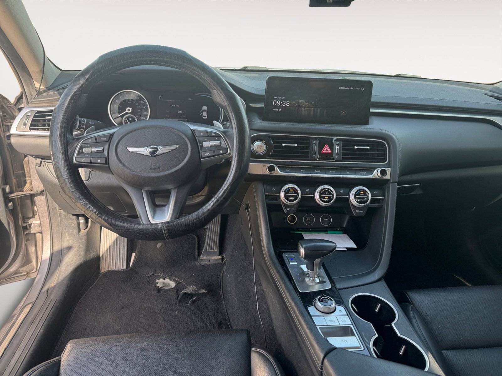 Used 2023 Genesis G70 2.0T RWD image 10