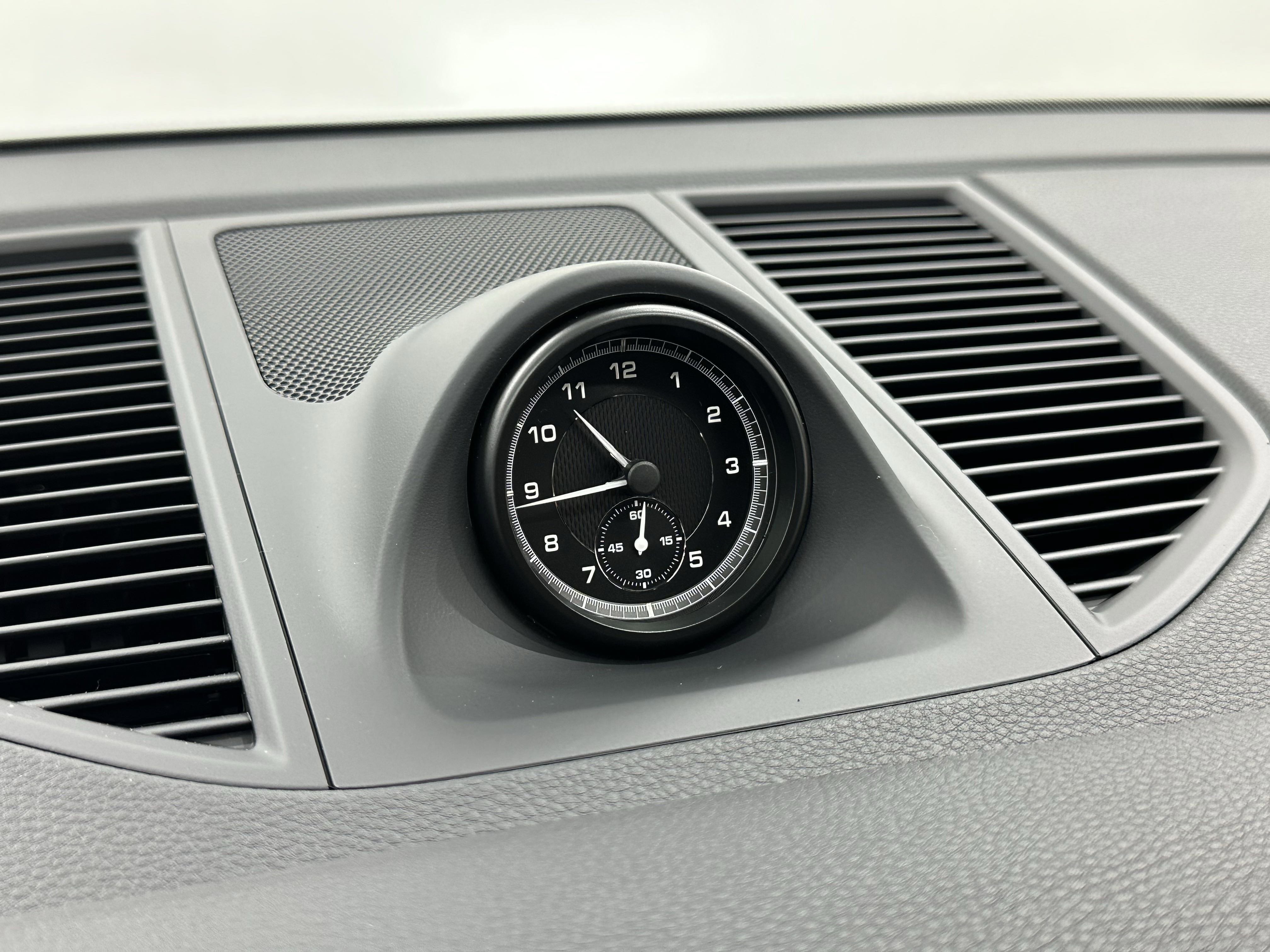 New 2025 Porsche Macan image 52