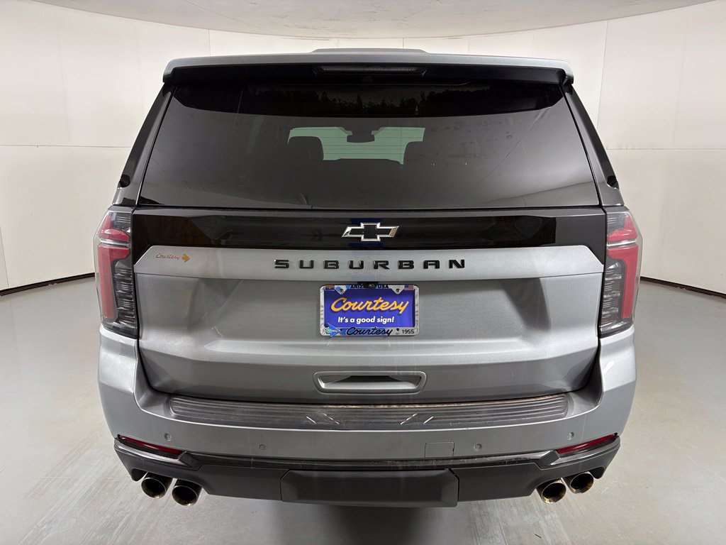 Used 2025 Chevrolet Suburban Z71 AWD/4WD image 8