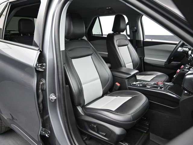 Used 2023 Ford Explorer XLT w/ Equipment Group 202A RWD image 29