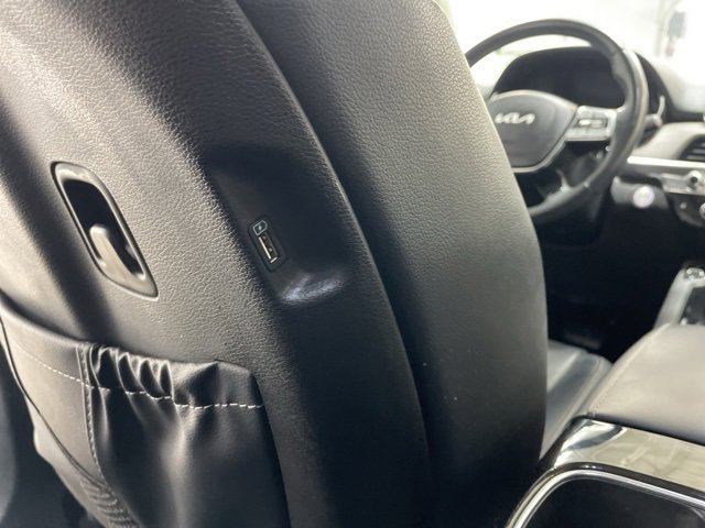 Used 2022 Kia Telluride EX w/ EX Premium Package image 25