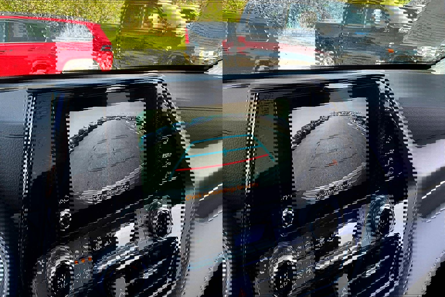 Used 2023 Toyota Highlander XLE image 14