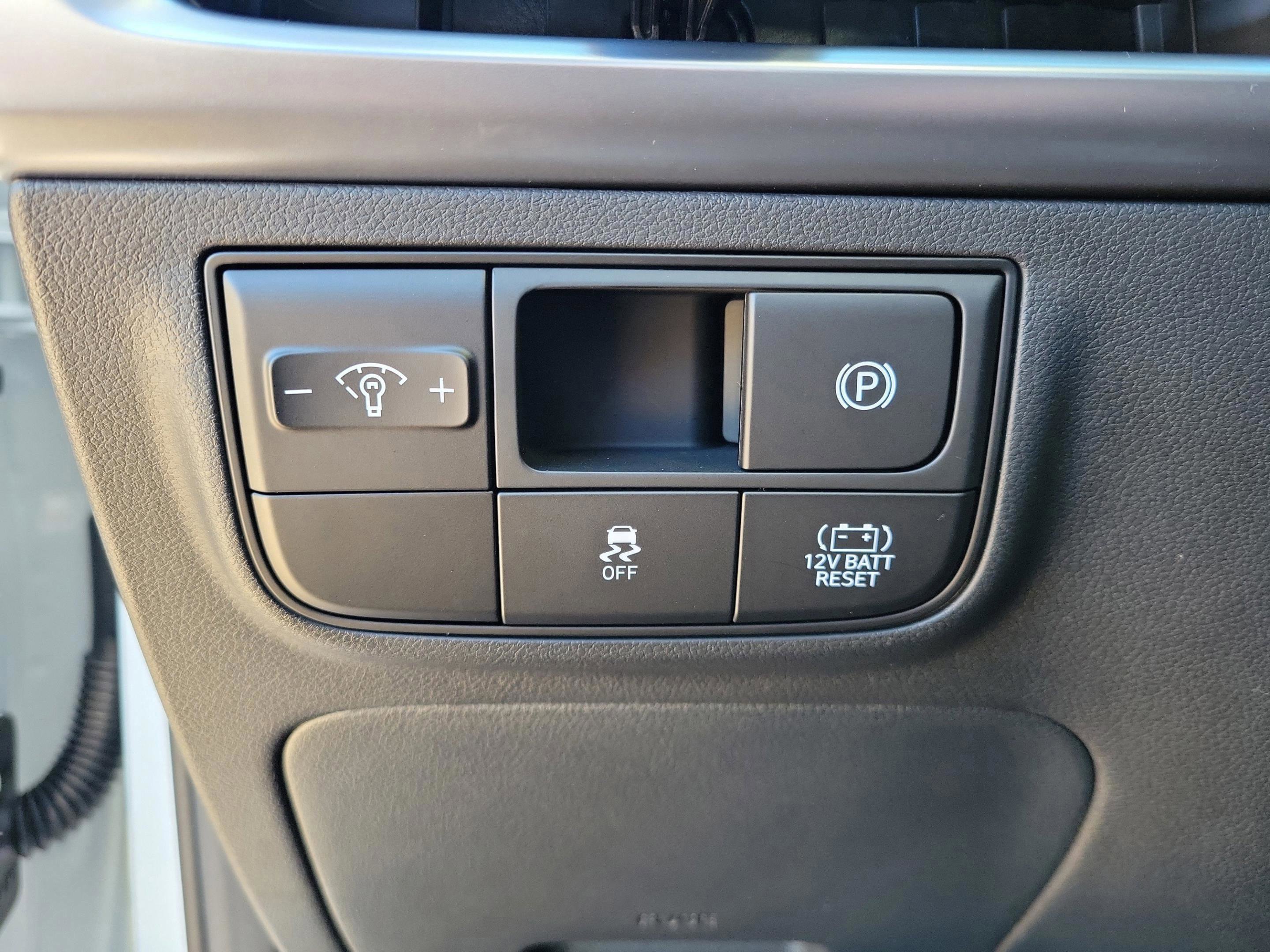 New 2026 Hyundai Tucson Blue SE image 11