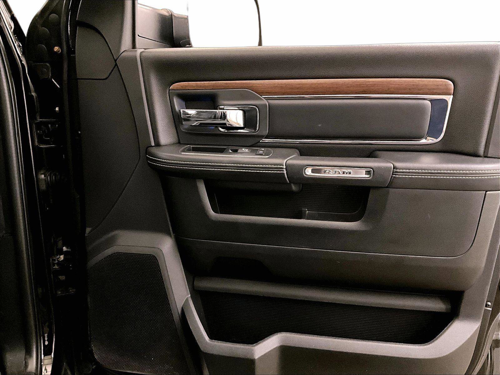 Used 2015 RAM 2500 Laramie w/ Convenience Group AWD/4WD image 24