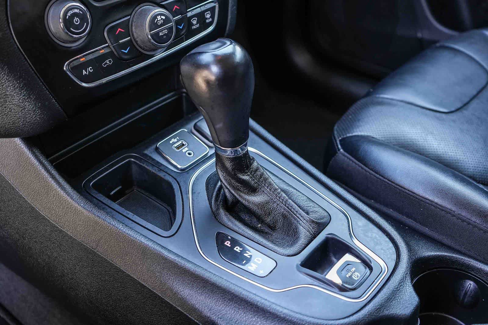 Used 2022 Jeep Cherokee Latitude Lux FWD image 19