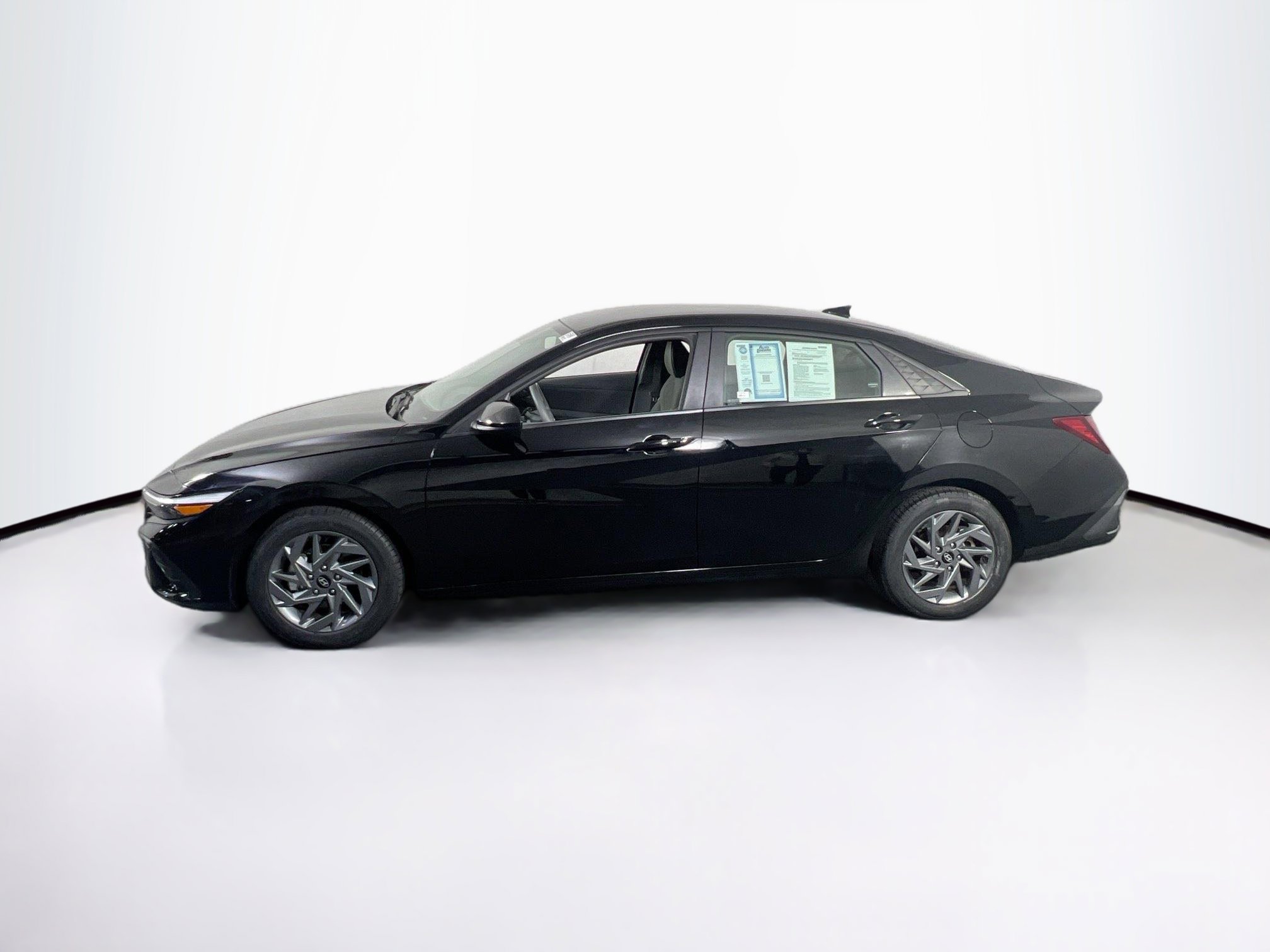 Used 2024 Hyundai Elantra SEL image 8